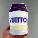 Tênis LV Trainer branco roxo com detalhes em roxo e logo Louis Vuitton na parte traseira