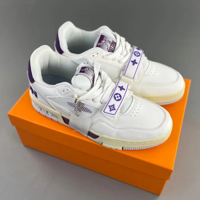Tênis LV Trainer branco roxo da Elventi sobre caixa laranja com detalhes em lilás