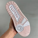 Sola detalhada do tênis LV Trainer rosa feminino da marca Elventi vista de perto