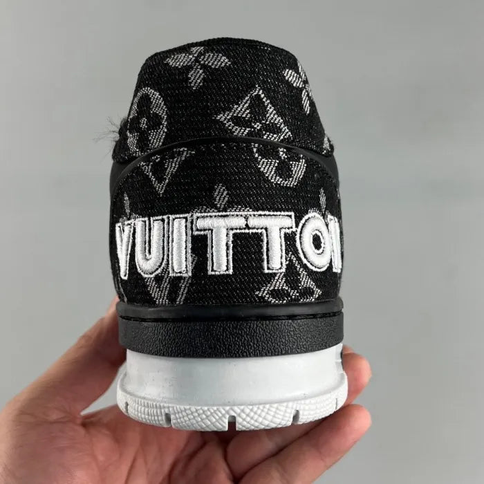 lv-trainer-preto-branco