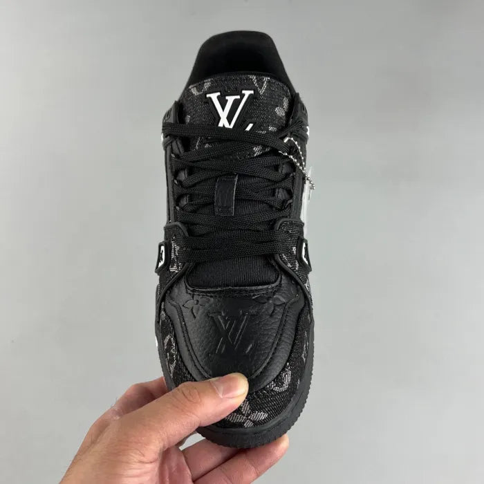 LV Trainer Preto