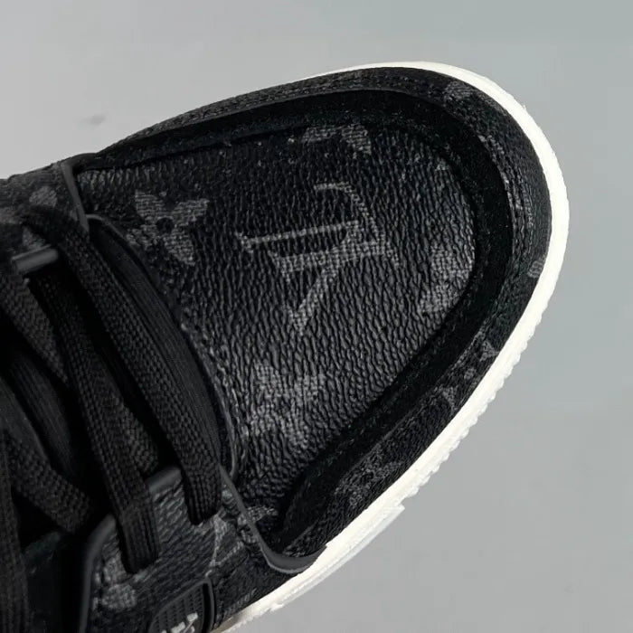 lv-trainer-preto