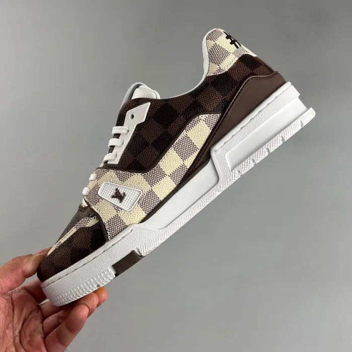 LV Trainer Marrom Monograma