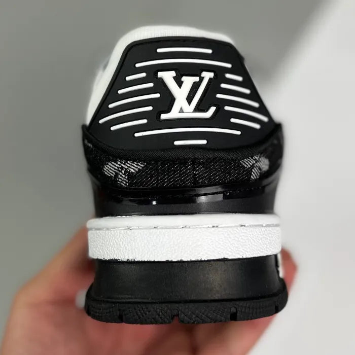 LV Trainer Preto Branco