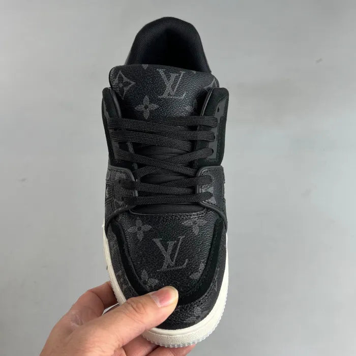 lv-trainer-preto